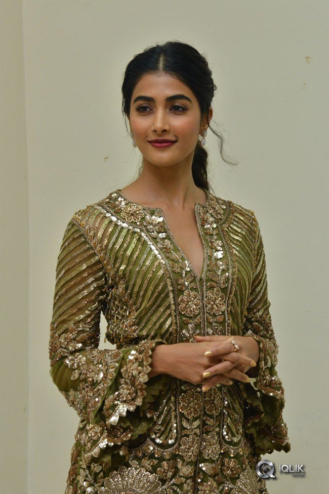 Pooja-Hegde-at-Aravinda-Sametha-Success-Meet